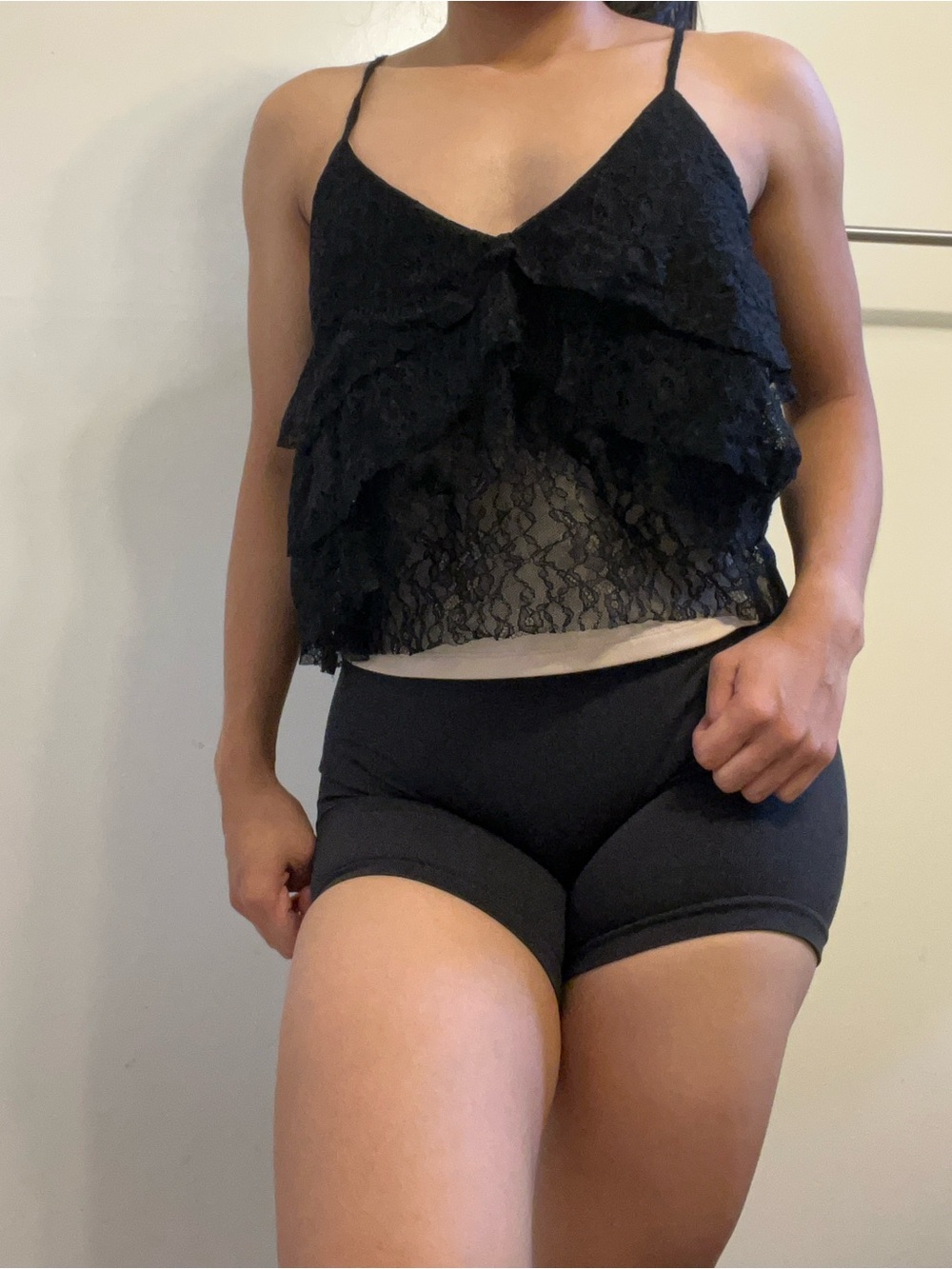 JN26 Alice and Olivia Vanessa Cami Tiered Lace Tank Top - Picture 3 of 8